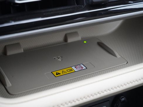 Used 2023 Toyota Highlander XLE image 30