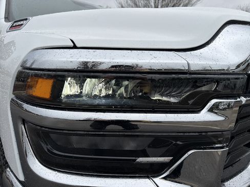 Used 2025 RAM 3500 Big Horn AWD/4WD image 10