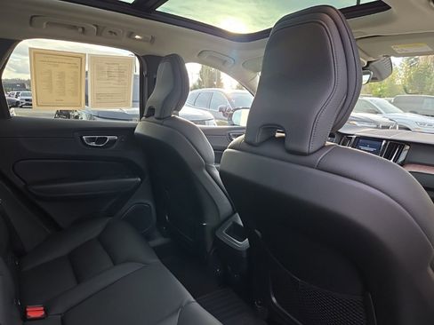 Certified 2023 Volvo XC60 B5 Plus w/ Climate Package image 8