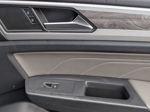 Used 2023 Volkswagen Atlas Cross Sport SE w/ Panoramic Sunroof Package FWD image 23