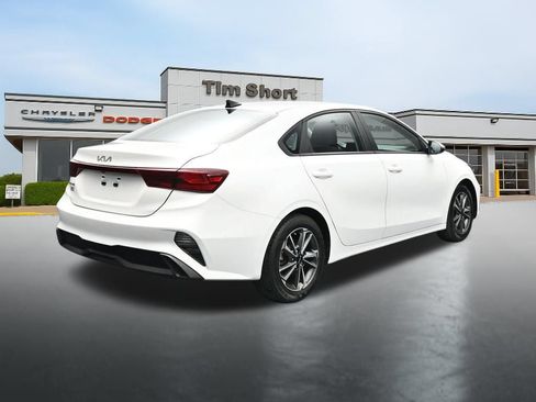 Used 2023 Kia Forte LXS w/ LXS Technology Package FWD image 5