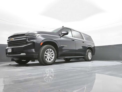 Used 2024 Chevrolet Suburban LT image 41