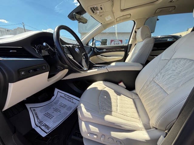 Used 2022 Buick Enclave Avenir w/ Avenir Technology Package AWD/4WD image 9