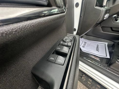 Used 2024 GMC Sierra 2500 AT4 w/ AT4 Preferred Package AWD/4WD image 11