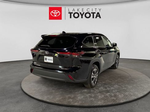 Used 2026 Toyota Highlander XLE AWD/4WD image 9