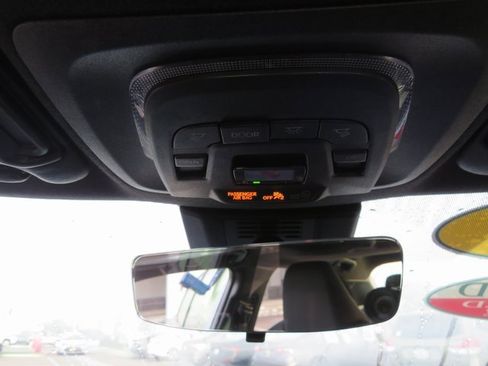 Certified 2025 Toyota Corolla SE image 31