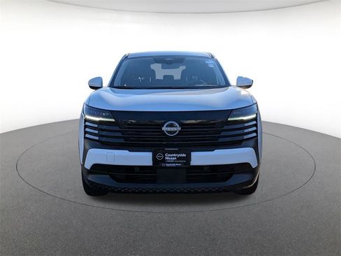 Used 2025 Nissan Kicks SV image 2