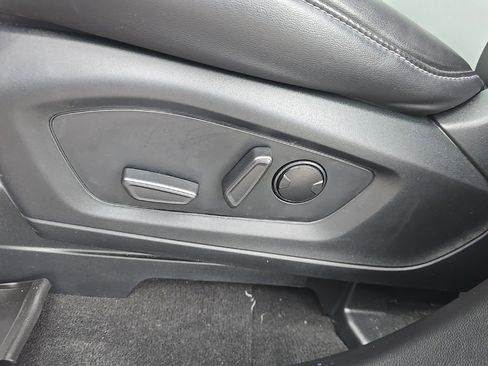 Used 2023 Ford Explorer XLT w/ Equipment Group 202A image 18