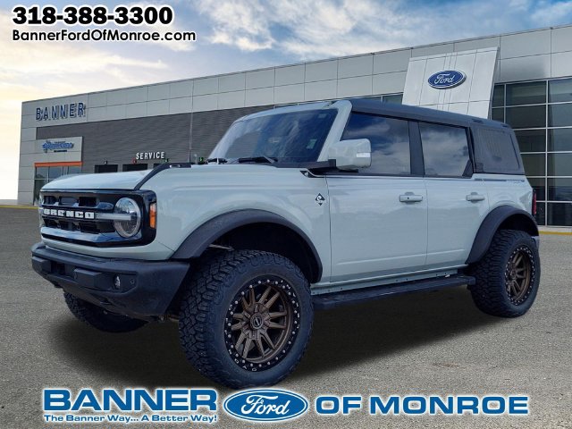 Used 2023 Ford Bronco Outer Banks AWD/4WD image 1