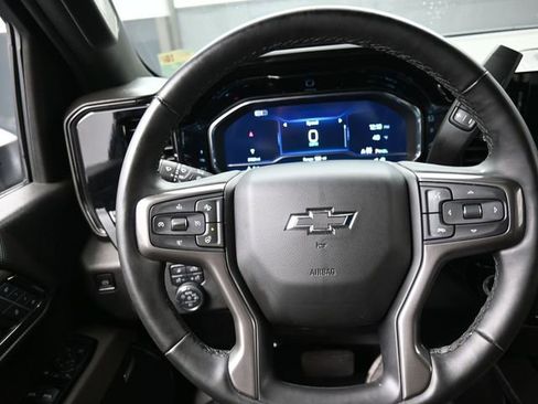 Used 2024 Chevrolet Silverado 2500 ZR2 w/ Technology Package AWD/4WD image 8