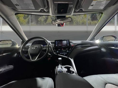 Used 2022 Toyota Camry LE image 22