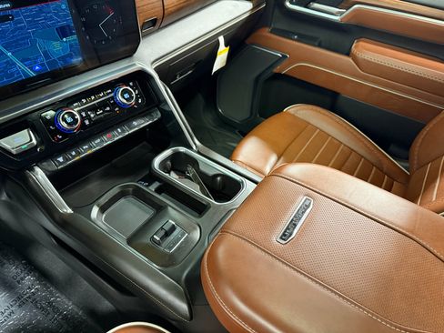 Used 2025 GMC Sierra 2500 Denali Ultimate w/ Max Trailering Package image 22