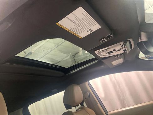 Used 2022 Toyota Sienna XLE w/ XLE Plus Package image 22