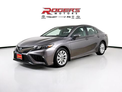 Used 2024 Toyota Camry SE FWD image 8