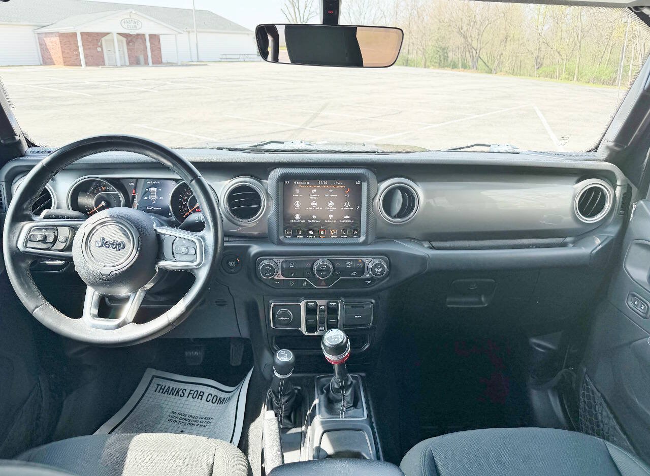 Used 2018 Jeep Wrangler Unlimited Sahara AWD/4WD image 12