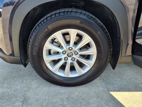 Used 2025 Toyota Grand Highlander FWD image 30