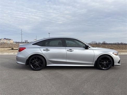 Used 2023 Honda Civic Sport image 6