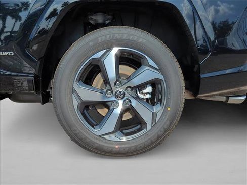 New 2025 Toyota RAV4 SE image 6