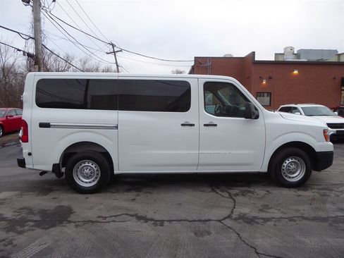 Used 2016 Nissan NV 3500 S image 8