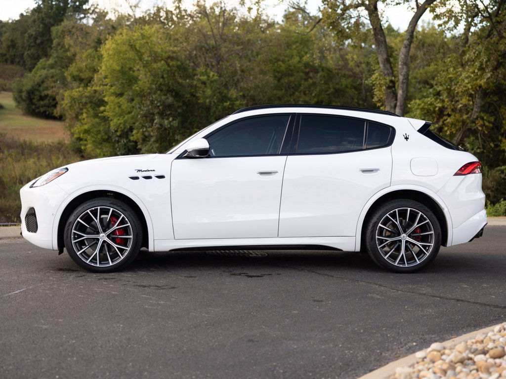 Used 2023 Maserati Grecale Modena AWD/4WD image 3
