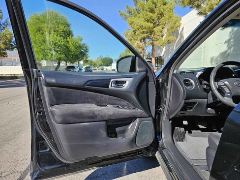 Used 2015 Nissan Pathfinder SV image 16