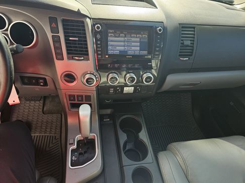 Used 2010 Toyota Sequoia Limited image 22