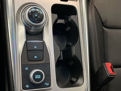 Used 2020 Ford Explorer XLT w/ Equipment Group 202A AWD/4WD image 19
