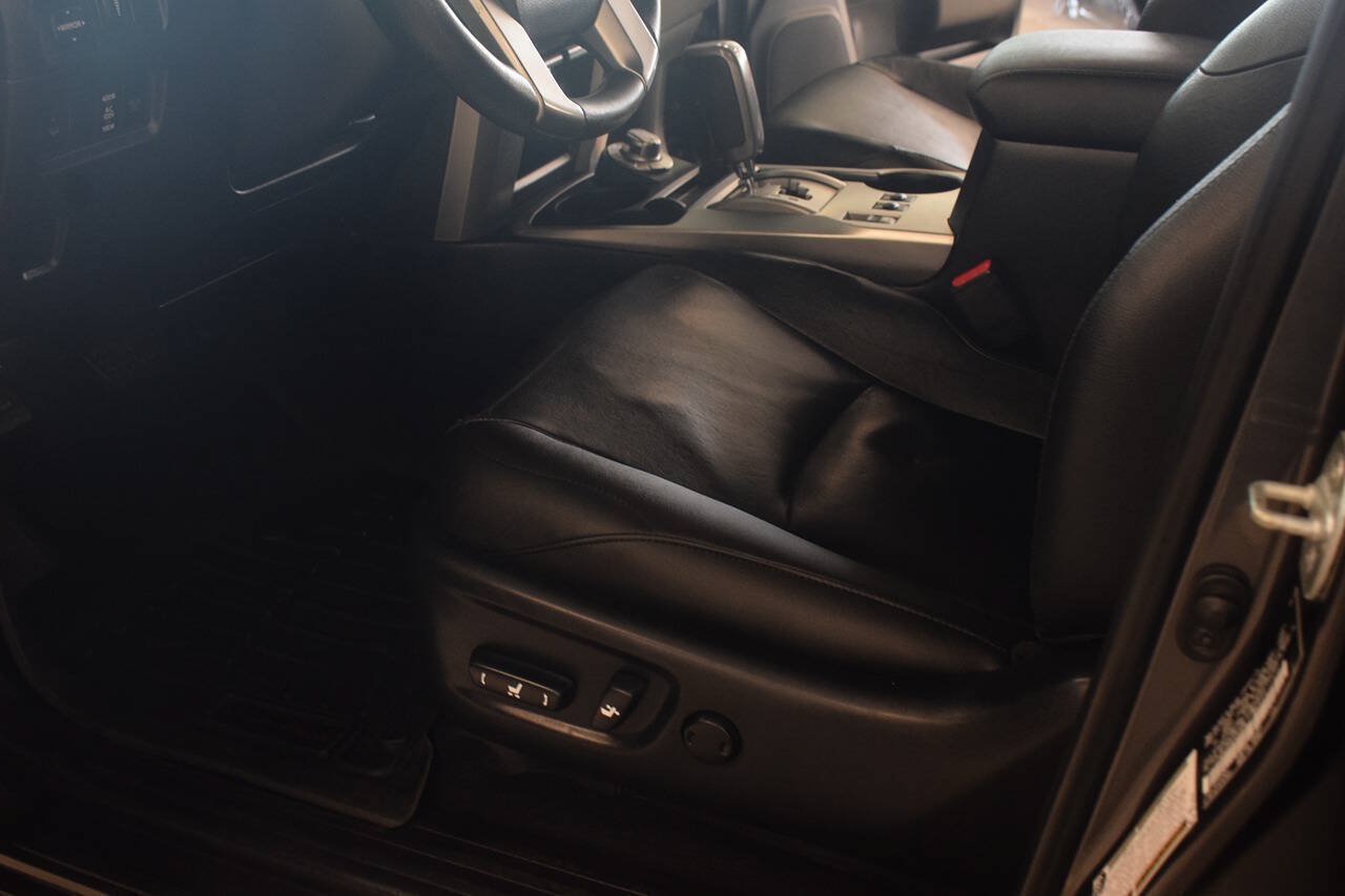 Used 2012 Toyota 4Runner Limited AWD/4WD image 36