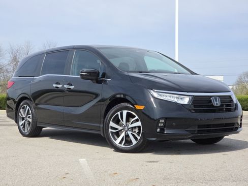 Used 2023 Honda Odyssey Touring image 2