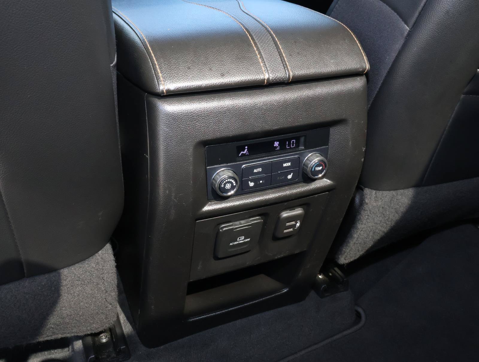 Used 2020 Chevrolet Traverse Premier FWD image 14