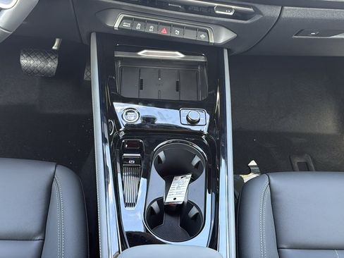 New 2026 Audi Q3 quattro 2.0T AWD/4WD image 25