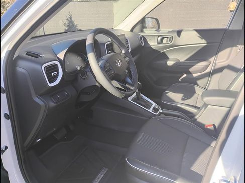 New 2026 Hyundai Venue SEL image 17