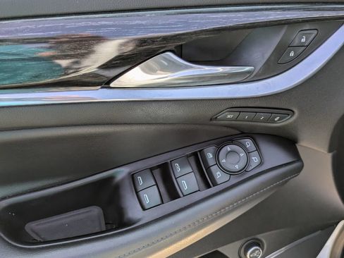 Used 2020 Buick Enclave Avenir w/ Avenir Technology Package FWD image 10