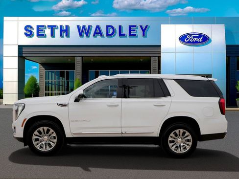 Used 2025 GMC Yukon Denali AWD/4WD image 3