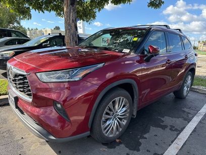 Used 2023 Toyota Highlander Platinum