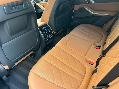 Used 2023 BMW X5 xDrive40i w/ Premium Package AWD/4WD image 12