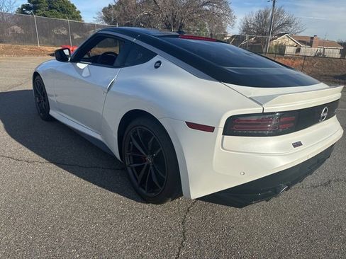 Used 2024 Nissan Z Performance w/ Floor Mat Package image 5