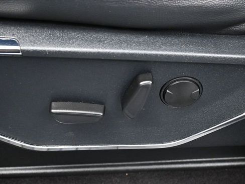 Used 2023 Ford F150 Lariat image 12