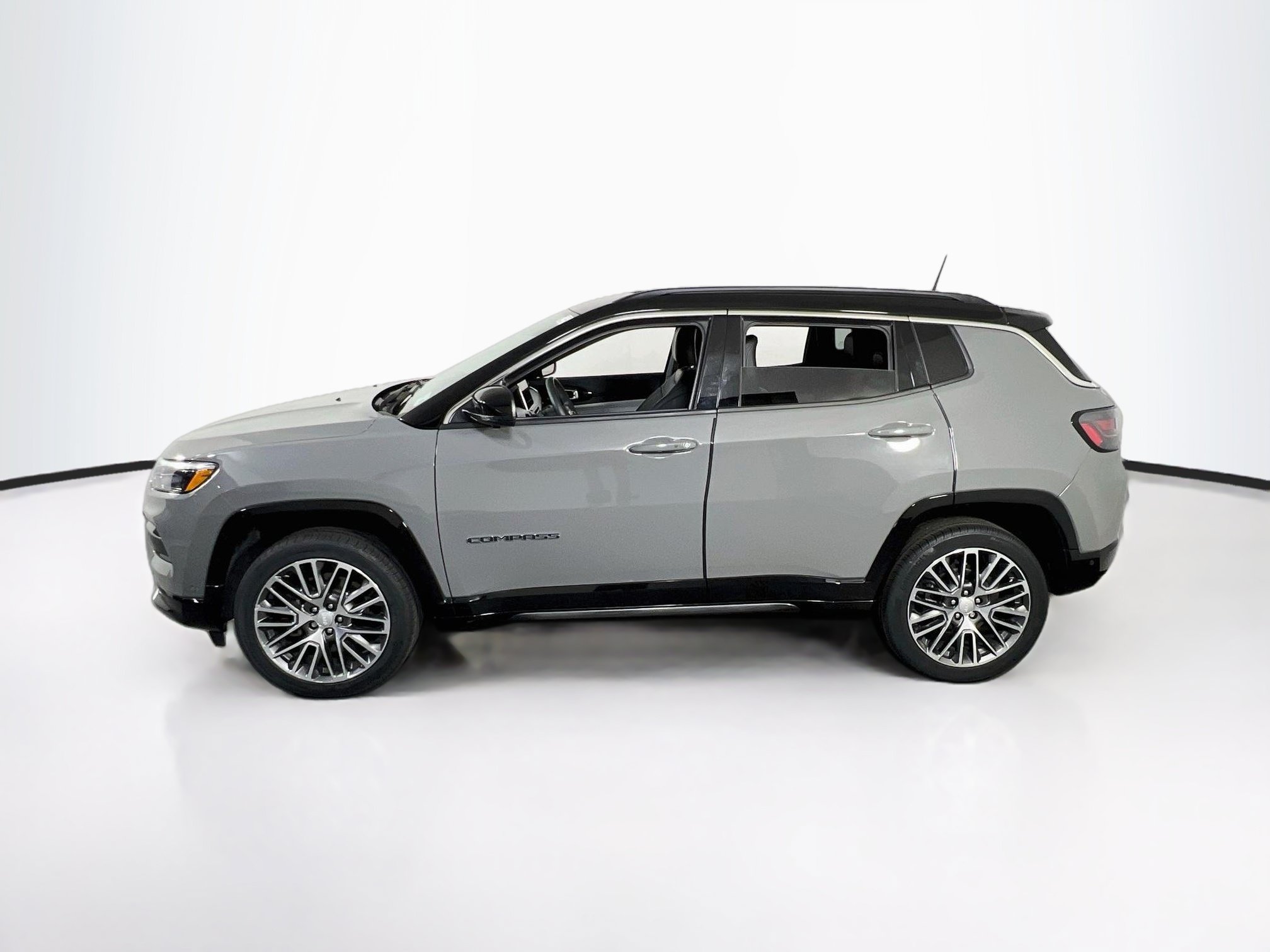 Used 2023 Jeep Compass Limited w/ Elite Group AWD/4WD image 8
