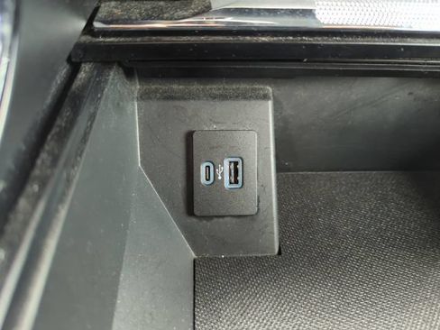 Used 2023 Ford F150 Lariat w/ Trailer Tow Package RWD image 38