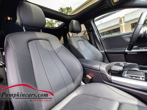 Used 2023 Mercedes-Benz GLA 250 4MATIC w/ Premium Package image 25