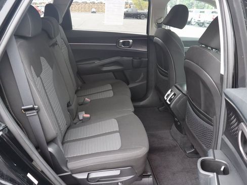 Used 2022 Kia Sorento LX image 19