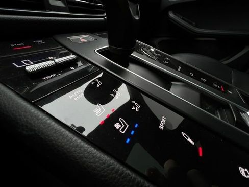 Used 2023 Porsche Macan S image 10