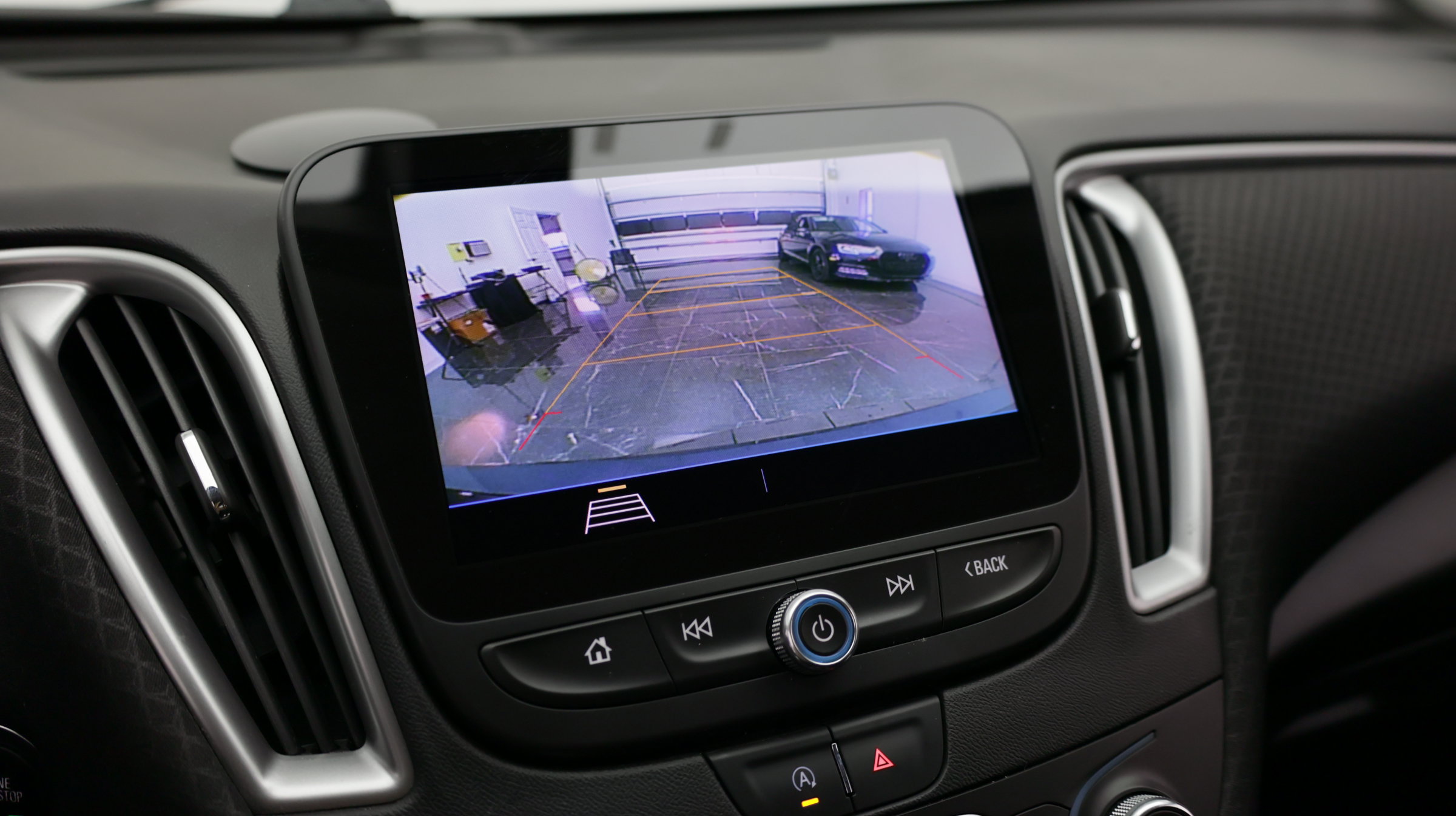 Used 2020 Chevrolet Malibu LS FWD image 23