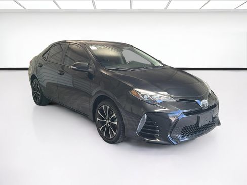 Used 2019 Toyota Corolla SE w/ SE Premium Package FWD image 3