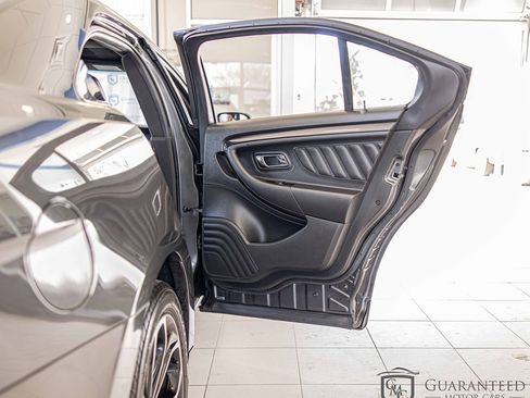 Used 2018 Ford Taurus SHO image 39