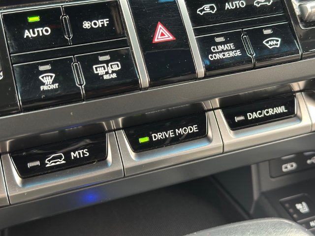Used 2022 Lexus LX 600 4WD w/ Luxury Package image 29