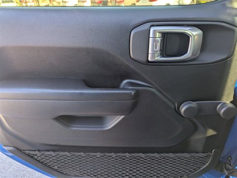 Used 2021 Jeep Gladiator Sport image 23