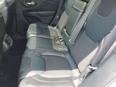 Used 2015 Jeep Cherokee Trailhawk w/ Comfort/Convenience Group AWD/4WD image 12