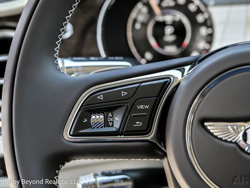 New 2026 Bentley Flying Spur Plug-In Hybrid image 39